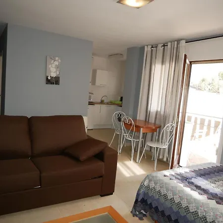 - Pirinenca Apartment Incles